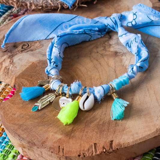 Collier pour chien style bandana bijoux porte-médaille Bleu ciel