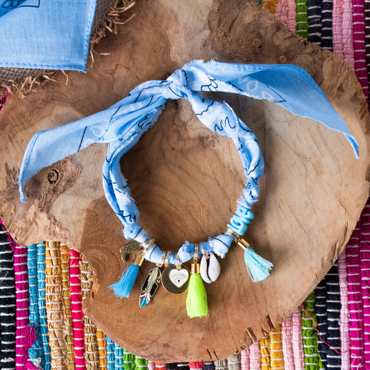 Collier pour chien style bandana bijoux porte-médaille Bleu ciel