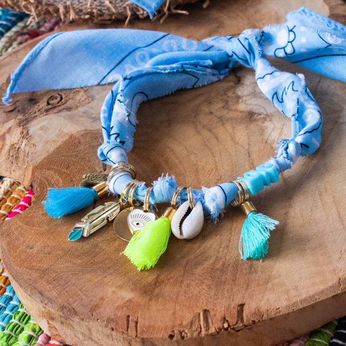 Collier pour chien style bandana bijoux porte-médaille Bleu ciel