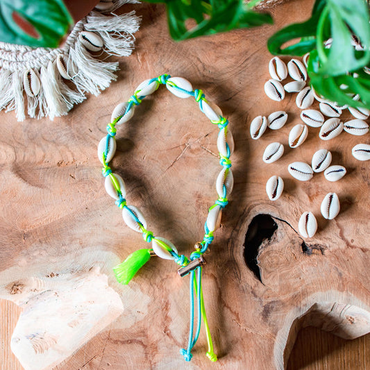 Collier pour chien porte médaille en coquillages "Nosy Iranja"