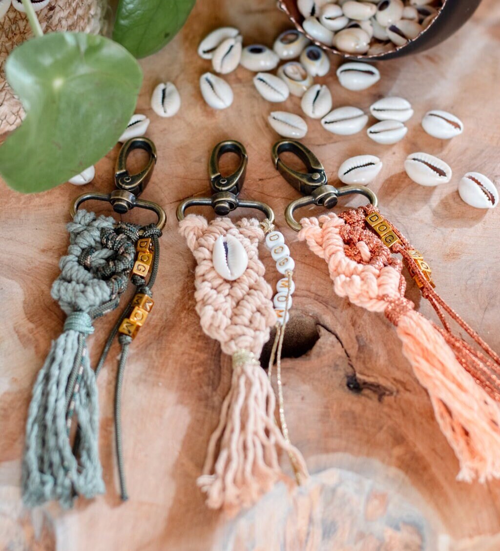 Porte-Clés en Macramé "Dog Mom" - Style Bohème