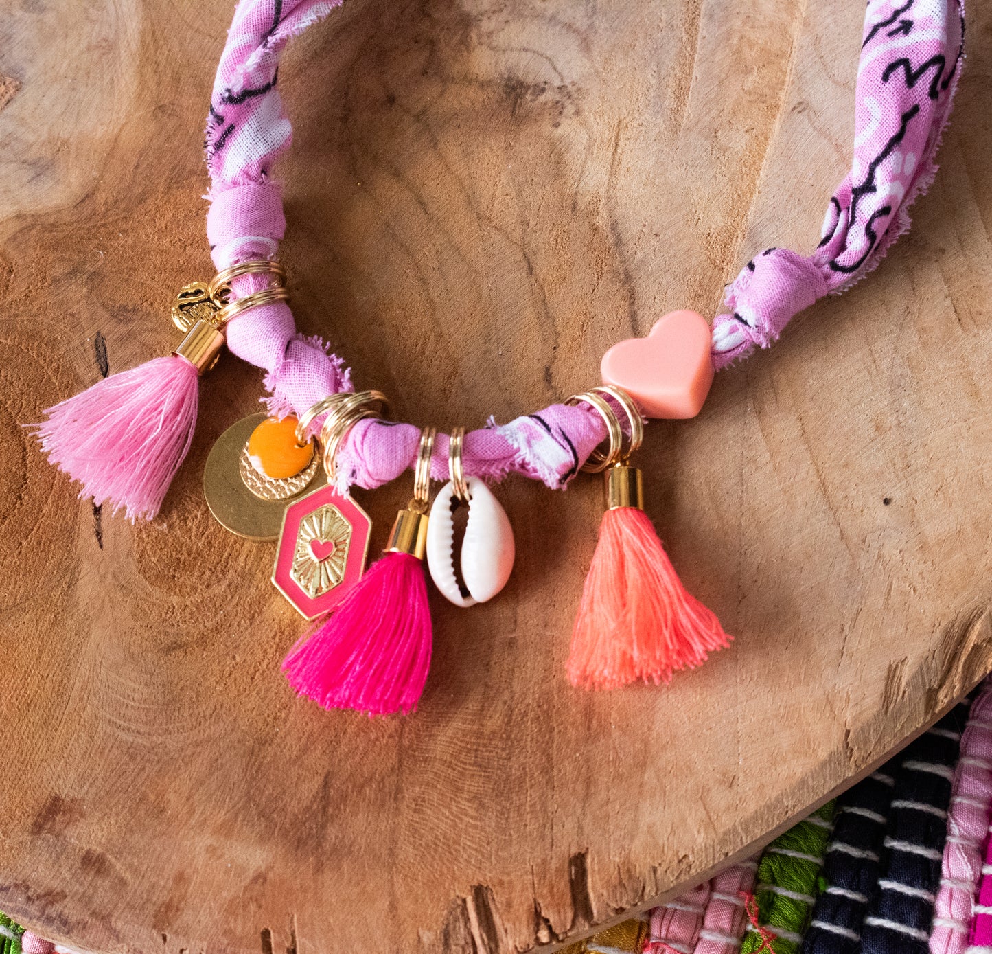 Collier pour chien style bandana bijoux porte-médaille Rose
