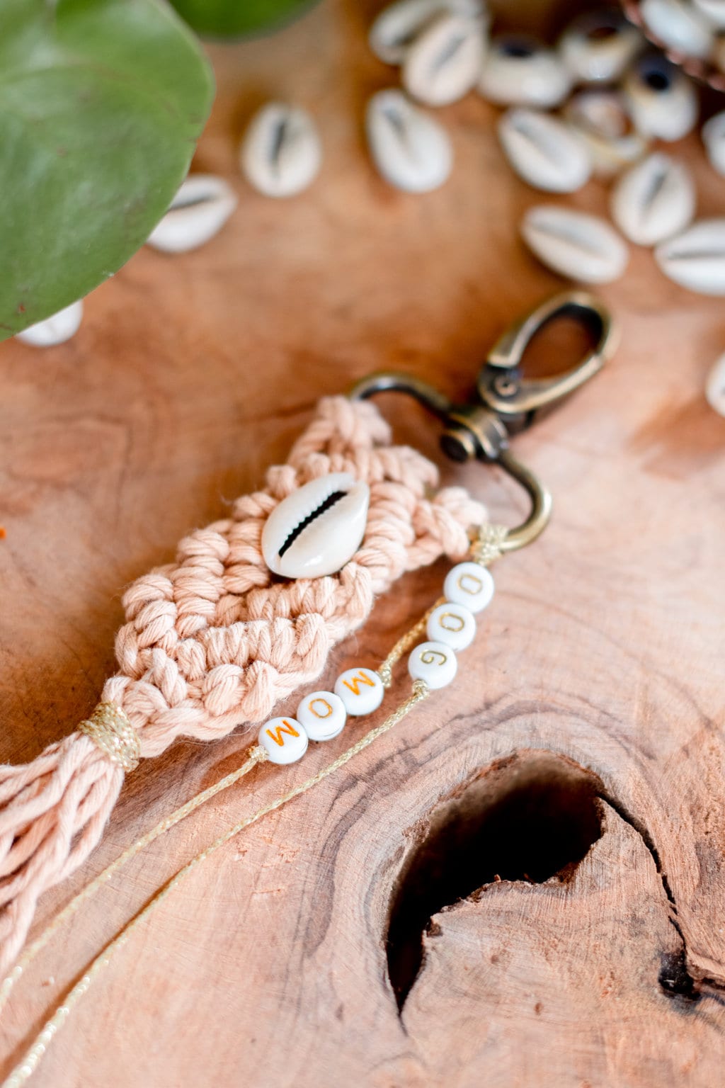 Porte-Clés en Macramé "Dog Mom" - Style Bohème