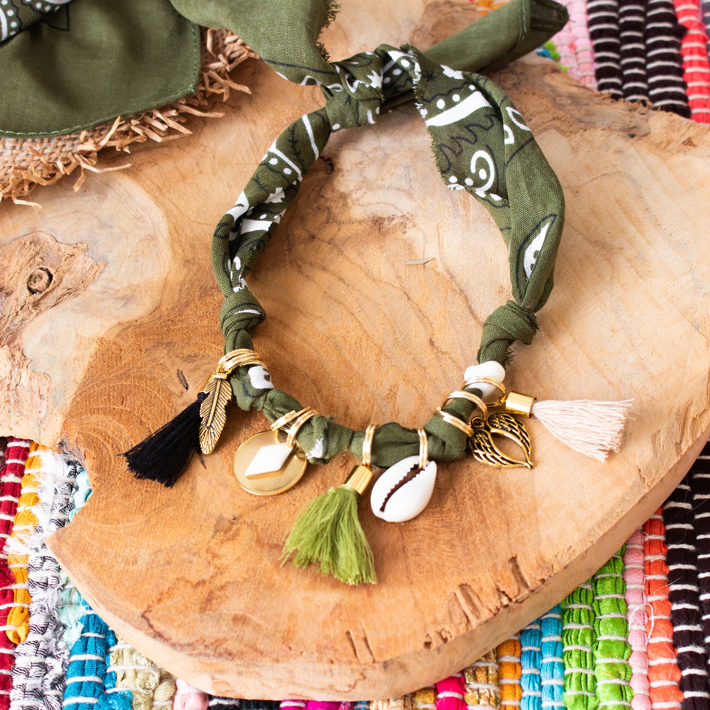 Collier pour chien style bandana bijoux porte-médaille -Kaki