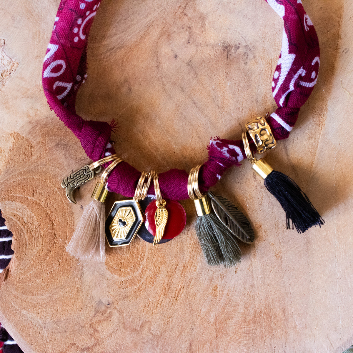 Collier pour chien style bandana bijoux porte-médaille Bordeaux