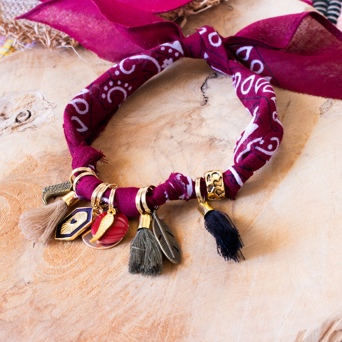 Collier pour chien style bandana bijoux porte-médaille Bordeaux