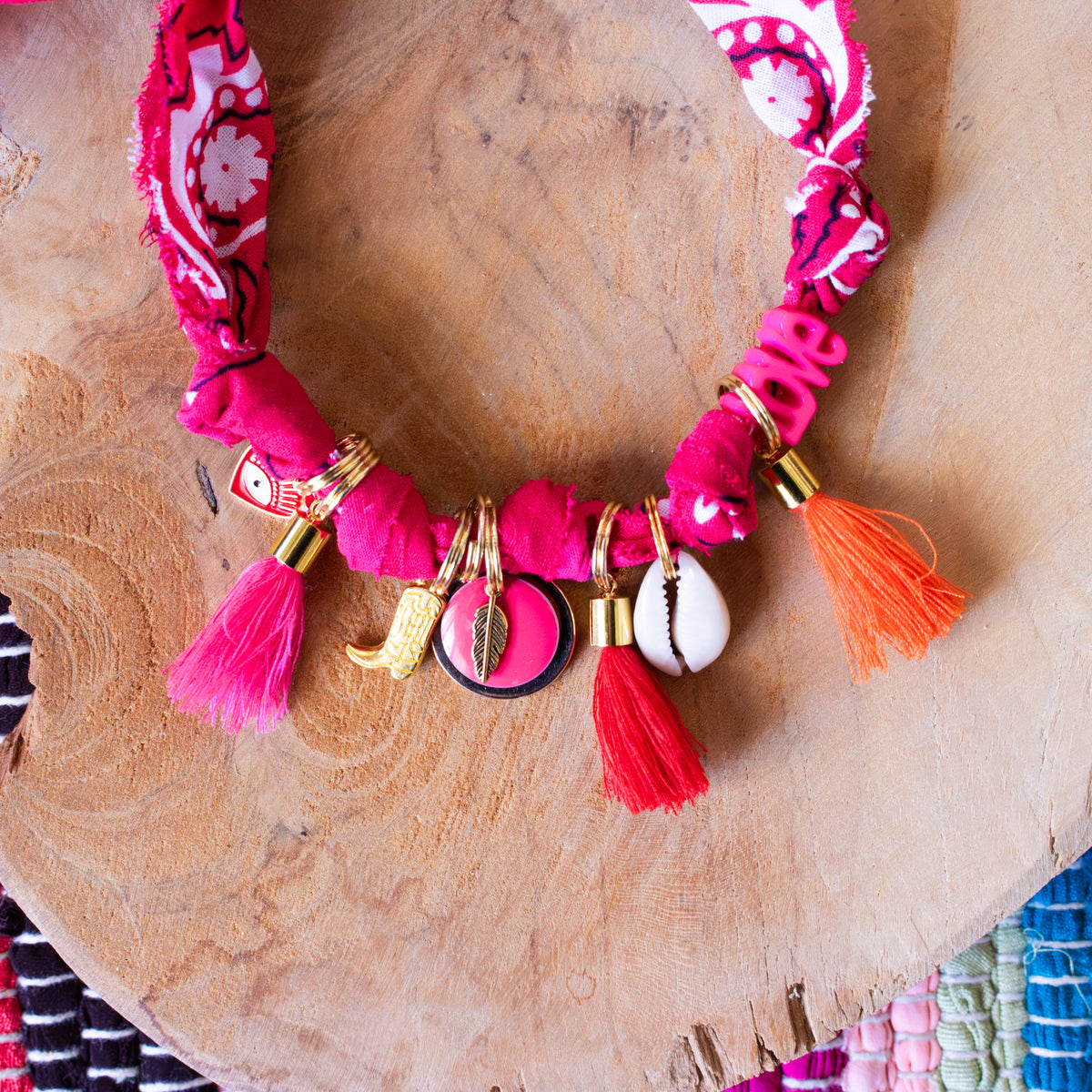 Collier pour chien style bandana bijoux porte-médaille Fuchsia