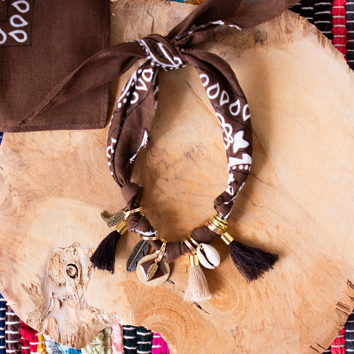Collier pour chien style bandana bijoux porte-médaille Chocolat
