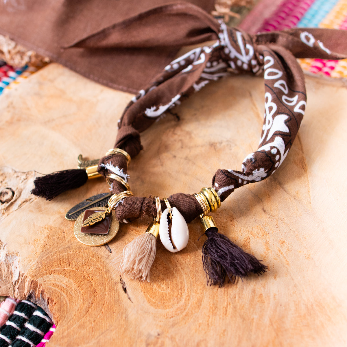 Collier pour chien style bandana bijoux porte-médaille Chocolat
