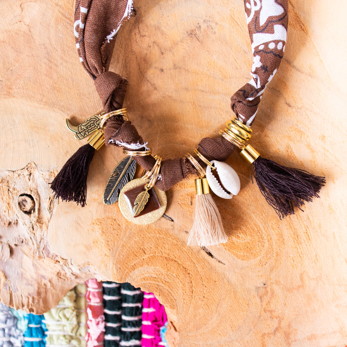 Collier pour chien style bandana bijoux porte-médaille Chocolat