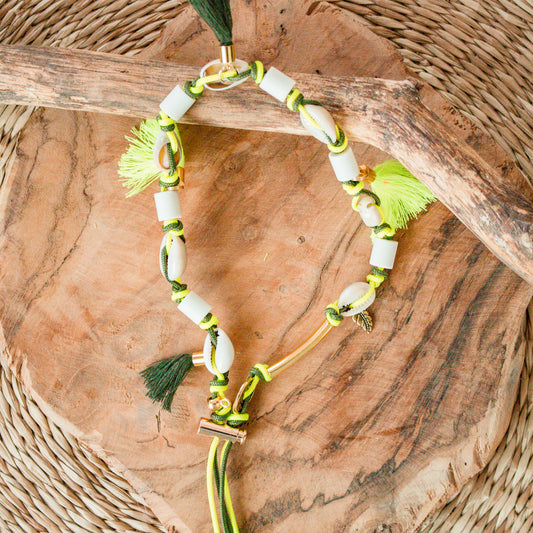 Collier porte médaille coquillages EM fluo "Loriot"