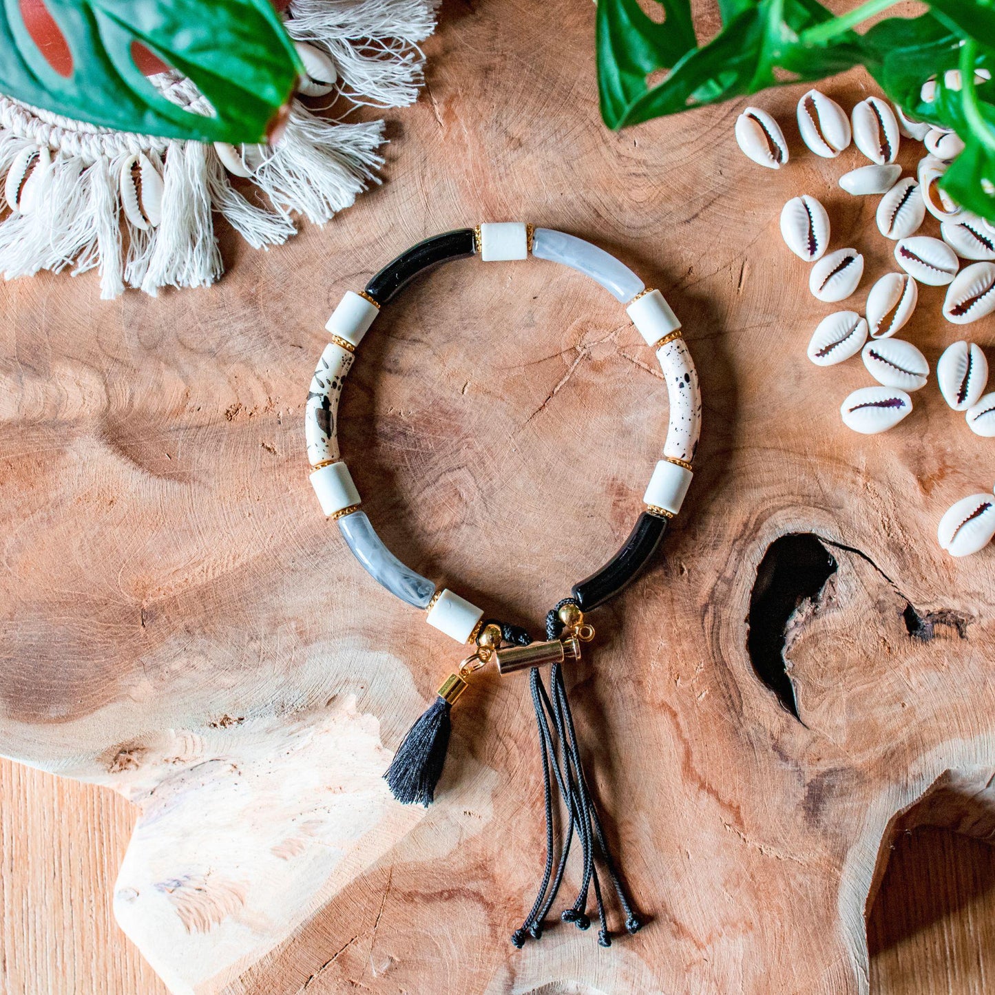 Collier Porte Médaille Antiparasitaires et répulsif en perle EM "Che Shale Beach"